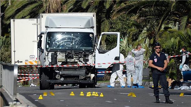 Lange Haftstrafen im Nizza-Terrorprozess Der Tunesier Mohamed Lahouaiej Bouhlel raste in Nizza mit einem tonnenschweren Lastwagen in eine Menschenmenge.