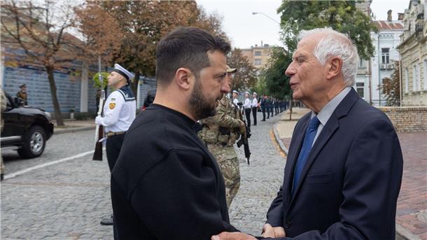 Krieg gegen die Ukraine: So ist die Lage Der ukrainische Präsident Wolodymyr Selenskyj mit dem EU-Außenbeauftragten Josep Borrell in Kiew.
