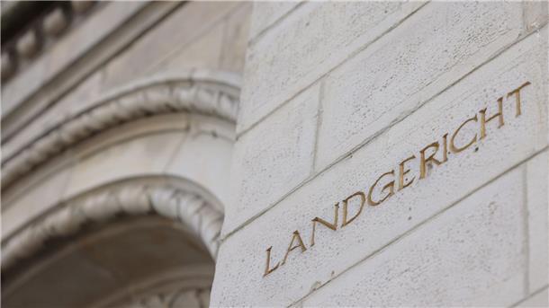 49-Jähriger wegen mehr als 200 Missbrauchsfällen vor Gericht Der ursprünglich für den 21. Oktober geplante Auftakt war nach Angaben eines Gerichtssprechers verschoben worden, weil der Angeklagte zu diesem Termin nicht erschienen war. (Symbolbild)