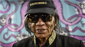 Der US-amerikanische Singer-Songwriter Sixto Diaz Rodriguez ist tot.