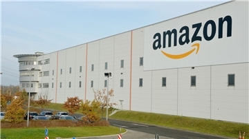 Der US-Konzern Amazon will das Logistikzentrum in Brieselang nahe Berlin schließen.