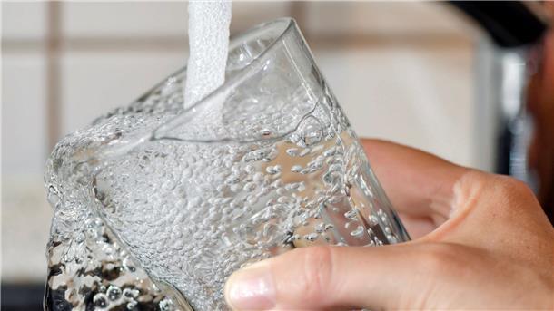 Der Verbrauch an Trinkwasser war im Sommer 2019 enorm.