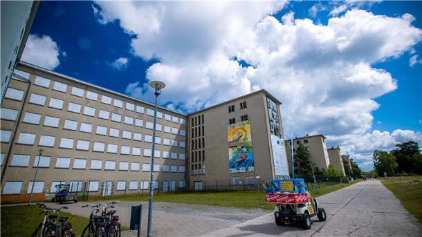 Sonderausstellung in Prora zur Wannsee-Konferenz Der Verein Bildungs- und Dokumentationszentrum Prora ist am alten KdF-Seebad auf Rügen beheimatet.