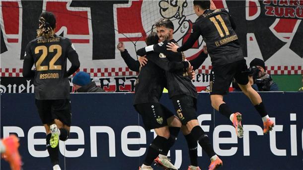 Immer wieder Kane: Bayern siegt im DFB-Pokal in Köln Der VfB Stuttgart jubelt mit Torschütze Atakan Karazor über den Pokalsieg in Mainz.