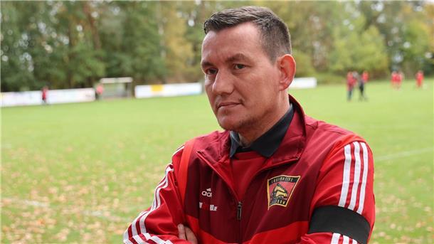 „Werden Fabi nicht vergessen“ - Gedenken bei Fußballspiel Der Vize-Vorsitzende von Fabians Fußballverein, Jan Boralewski, fand bewegende Worte für den Jungen.