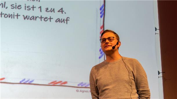 Der Vorjahresgewinner Dr. Maximilian Pérez Prada wird am 23. November den achten Science Slam eröffnen.