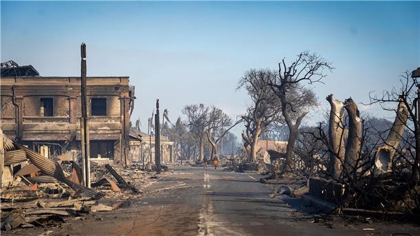 Bereits 55 Tote nach Bränden auf Hawaii Der Waldbrand hat die Stadt Lahaina bis zur Unkenntlichkeit zerstört.