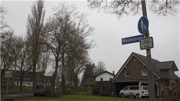 Der Weidedamm in Tarmstedt: Anwohner und Gemeinde müssen sich beim Straßenausbau auf einen Konsens einigen.