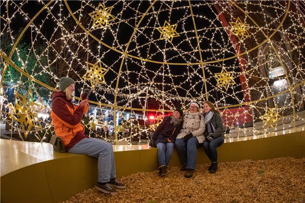 Der Weihnachtsmarkt 2022 startet wieder. Svea, Karin, Annika und Sinem (v. li.) ...