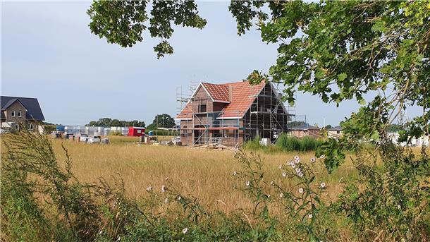 Der zweite Bauabschnitt von „Hof Eckhoff“ in Bad Bederkesa ist voll, für den geplanten dritten gibt es bereits eine Interessentenliste, die deutlich überzeichnet ist.