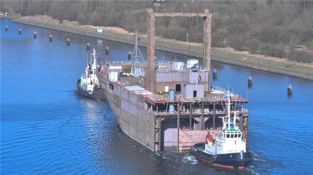 Der zweite Tankerneubau für die Deutsche Marine soll in Papenburg bei der Meyer-Werft fertiggestellt werden. Dorthin ist er nun überführt worden.