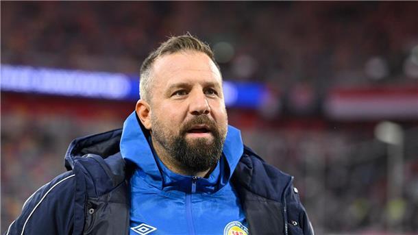 Braunschweig gegen Hannover - Ein Derby auf Bewährung Derby-Debütant I: Eintracht Braunschweigs Heiner Backhaus. (Archivbild)