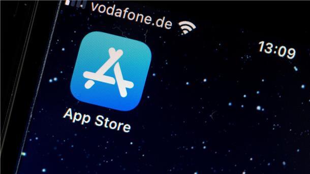 Derzeit stehen knapp 1,8 Millionen Apps auf der Plattform zur Auswahl. Insgesamt wurden dort in den vergangenen 15 Jahren über 370 Milliarden Apps heruntergeladen.