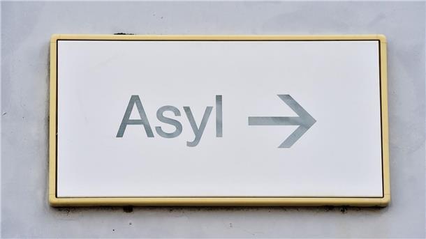 EU-Behörde: Mehr als eine Million Asylanträge 2023 in Europa Deutschland bleibe wichtigstes Zielland für Asylsuchende in der EU, sagt die EU-Asylagentur.