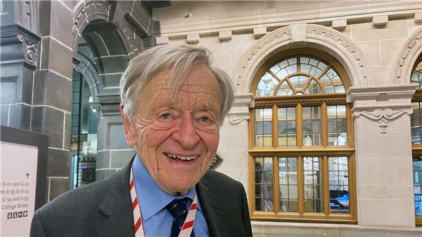 Kindertransport-Überlebender: Schwere Lage für Deutschland „Deutschland ist in Schwierigkeiten, weil es nicht das Positive, das es erreicht hat, zunichte machen will“, sagt Alfred Dubs.