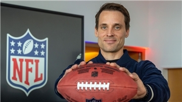 NFL-Hype in Berlin: Ticketnachfrage knackt Millionenmarke Deutschlands NFL-Chef Alexander Steinforth freut sich über die große Nachfrage.