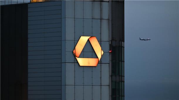 Trotz Rekordgewinns: Commerzbank streicht fast 4.000 Jobs Deutschlands zweitgrößte Privatbank setzt sich ehrgeizigere Ziele. (Archivbild)