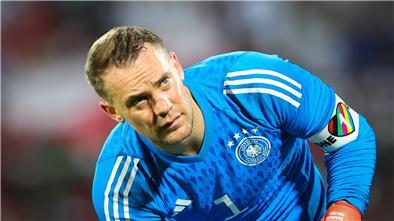 FIFA setzt Teams unter Druck, Neuer ohne „One Love“-Binde DFB-Kapitän Manuel Neuer wird die Kapitänsbinde mit der Aufschrift "One Love" zum WM-Auftakt nicht tragen.