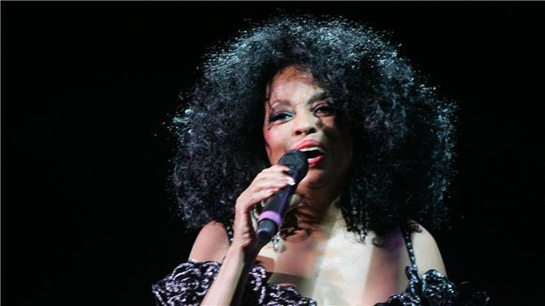 Soul-Diva mit Liedern über Liebe: Diana Ross wird 80 Diana Ross bei einem Auftritt im März 2021.