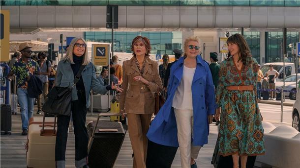 Die Filmstarts der Woche Diane Keaton (v.l.n.r.) als Diane, Jane Fonda als Vivian, Candice Bergen als Sharon und Mary Steenburgen als Carol in einer Szene des Films „Book Club - Ein neues Kapitel“.