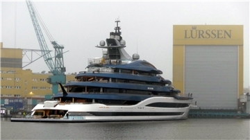 In Bremen entsteht eines der größten Yachtprojekte des Jahres Die 134 Meter lange Megayacht „Deep Blue“ wird derzeit bei Lürssen in Bremen-Nord ausgerüstet. Branchenkreisen zufolge soll JD.com-Gründer Richard Liu der Eigner sein.