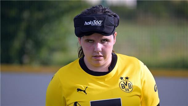 Fan-Jubel verboten: Blindenfußball kämpft um Aufmerksamkeit Die 19-jährige Alisa Rudi spielt in der Blindenfußball-Bundesliga für Borussia Dortmund. Für sie ist der Sport ein Ausgleich zum stressigen Alltag.