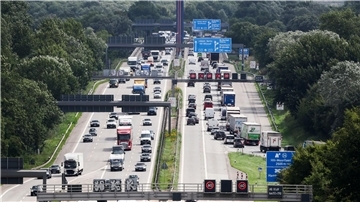 Die A1 in Hamburg ist bis Montagmorgen sowohl in Richtung Lübeck/Berlin als auch Bremen/Hannover voll gesperrt. (Archivbild)