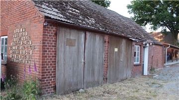 Die Abriss-Arbeiten des ehemaligen Ku¨hlhauses in Bramstedt 