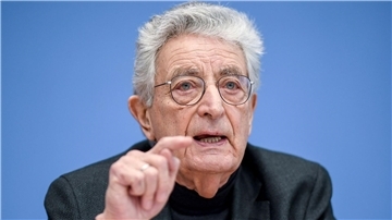 „Die AfD ist die größte Gefahr für unsere Demokratie seit Gründung der Bundesrepublik vor 74 Jahren“, warnt Gerhart Baum.