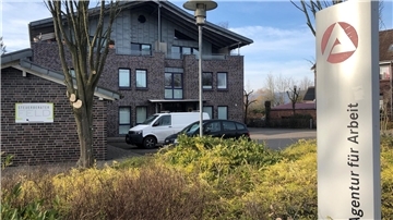 Die Agentur für Arbeit Stade plant harte Einschnitte.Die drohende Schließung der Außenstelle der Agentur in Bremervörde wird in der JVA Bremervörde kritisch gesehen.