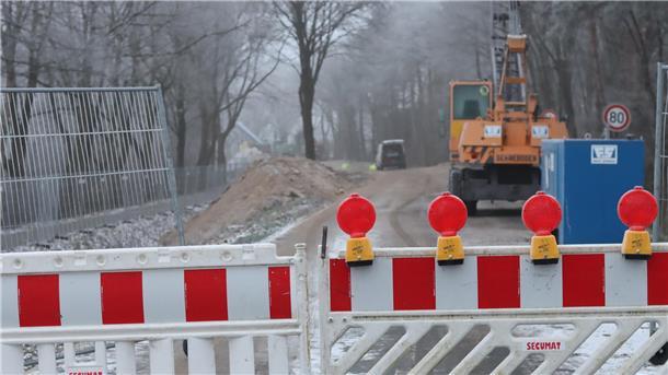 Die alte Autobrücke über die Wörpe zwischen Tarmstedt und Wilstedt ist verschwunden. An gleicher Stelle wird jetzt eine neue Brücke gebaut.