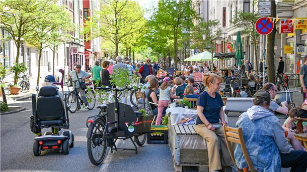 Sommerstraße: In der aktuellen Form kommt sie wohl nicht wieder  Die Alte Bürger war fünf Monate lang in dreihundert Metern Länge  zwischen Schleusenstraße und Am Gitter eine autofreie Sommerstraße.