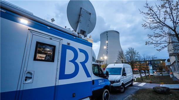 Die ARD-Tagesthemen senden von der Besucherterrasse des AKW Isar 2.