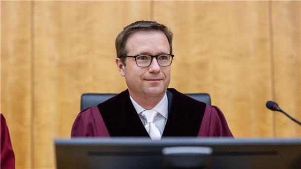 Verfassungsschutz und AfD streiten um Volksbegriff „Die Argumente liegen auf dem Tisch und wir müssen es bewerten“, sagt der Vorsitzende Richter am OVG, Gerald Buck.