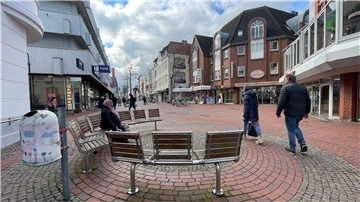 Blick in die Nordenhamer Fußgängerzone. Die der Stadt Nordenham ist es, die dortige Aufenthaltsqualität zu verbessern.