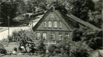 Die Aufnahme von 1938 zeigt das Haus an der Osterstadt Straße 21 in Sandstedt. 
