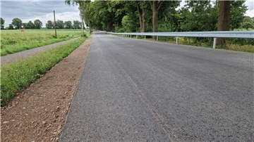 Die ausgebaute Kreisstraße zwischen Hepstedt und Kirchtimke hat es in sich: Kommen sich zwei große Fahrzeuge entgegen, wird es eng.
