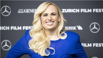 Die australische Schauspielerin Rebel Wilson hat sich verlobt.