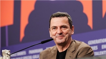 Die Auszeichnungen von Christian Petzold, Regisseur und Drehbuchautor, stehen nach eigenen Worten in seinem Büro.