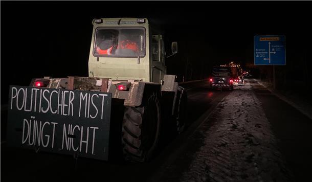 Bauernproteste: Heute Morgen wird der Hafen in Bremerhaven blockiert Die Autobahnauffahrten bei Bremerhaven sind dicht.