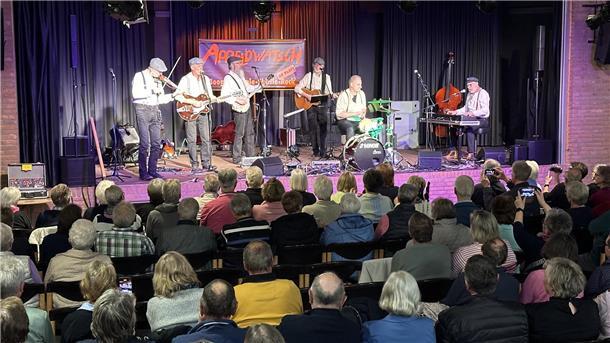 Die Band Appeldwatsch rockt die Bühne in Sittensen