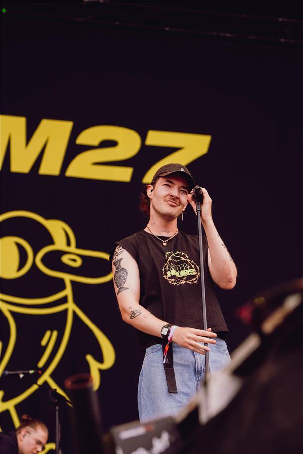 Bremerhavener Band Raum27 eröffnet Deichbrand-Freitag - Hier gibt's die Bilder Die Band Raum27 ist mit Leidenschaft dabei, genau wie ihre Fans.