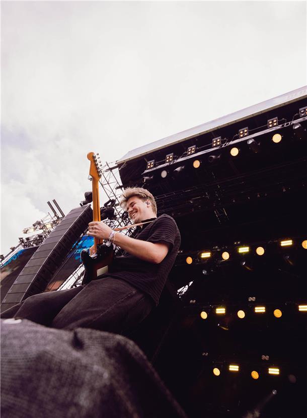 Bremerhavener Band Raum27 eröffnet Deichbrand-Freitag - Hier gibt's die Bilder Die Band Raum27 ist mit Leidenschaft dabei, genau wie ihre Fans.