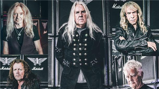 Die Band Saxon mit Leadsänger Biff Byford (M) bringt das Album „Hell, Fire And Damnation“ neu auf den Markt.