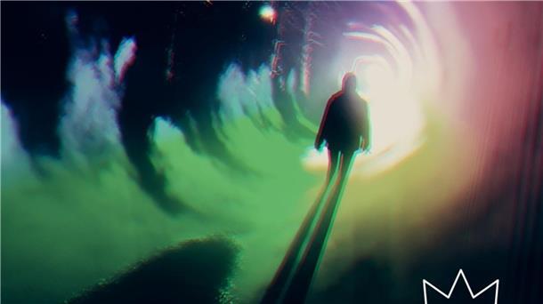 Figur in einem Lichtertunnel