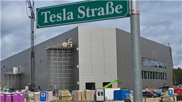 Die Baustelle des Gebäudes der Batteriefabrik der Tesla Gigafactory Berlin Brandenburg.
