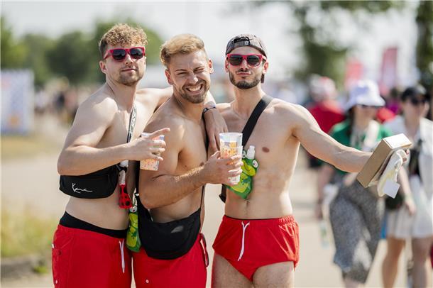 Deichbrand 2024: Das sind die schönsten Männer auf dem Festival Die Baywatch-Crew.