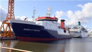 Die beiden Forschungsschiffe „Sonne“ und „Maria S. Merian“ werden das neue, rund 100-köpfige Team aus Wissenschaftlern und Besatzungsmitgliedern zum Forschungsschiff „Polarstern“ bringen.