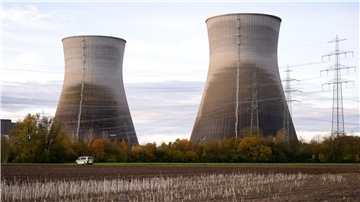 Kühltürme von AKW Gundremmingen gesprengt Die beiden Kühltürme ragten jeweils 160 Meter in den Himmel.
