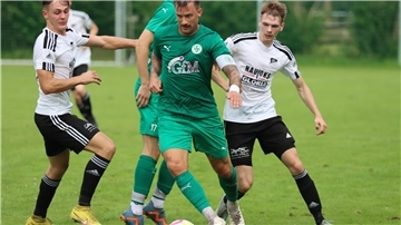 Die beiden Torschützen des SV Ippensen, Niclas Freiherr von Wolff (links) und Sönke Hauschild.